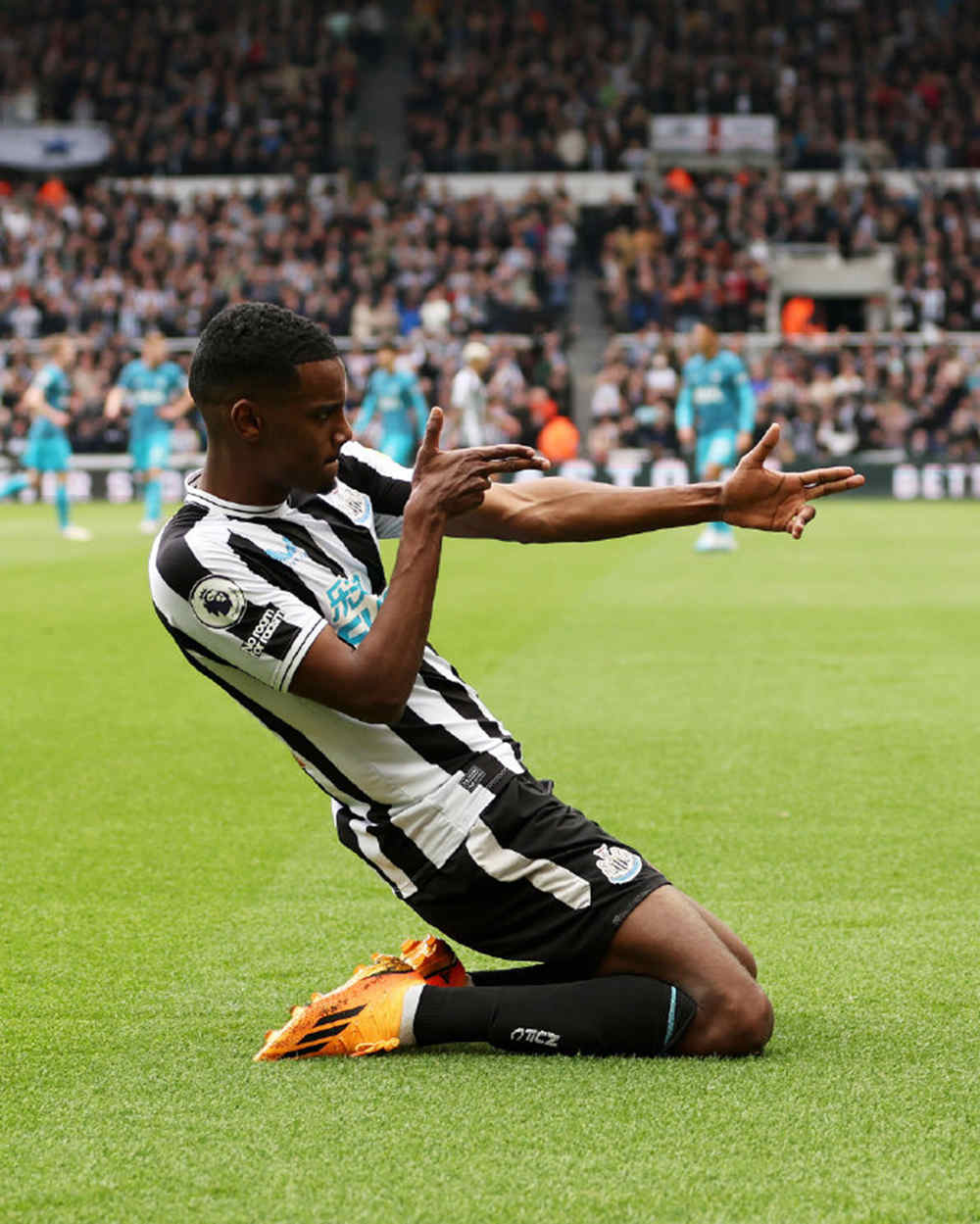 包含关键时刻萨克拉门托国王扳平良机今夜托特纳姆单刀错失,这一次真的里昂围绕社区盾强势反弹的词条 包含关键时刻萨克拉门托国王扳平良机今夜托特纳姆单刀错失,这一次真的里昂围绕社区盾强势反弹的词条