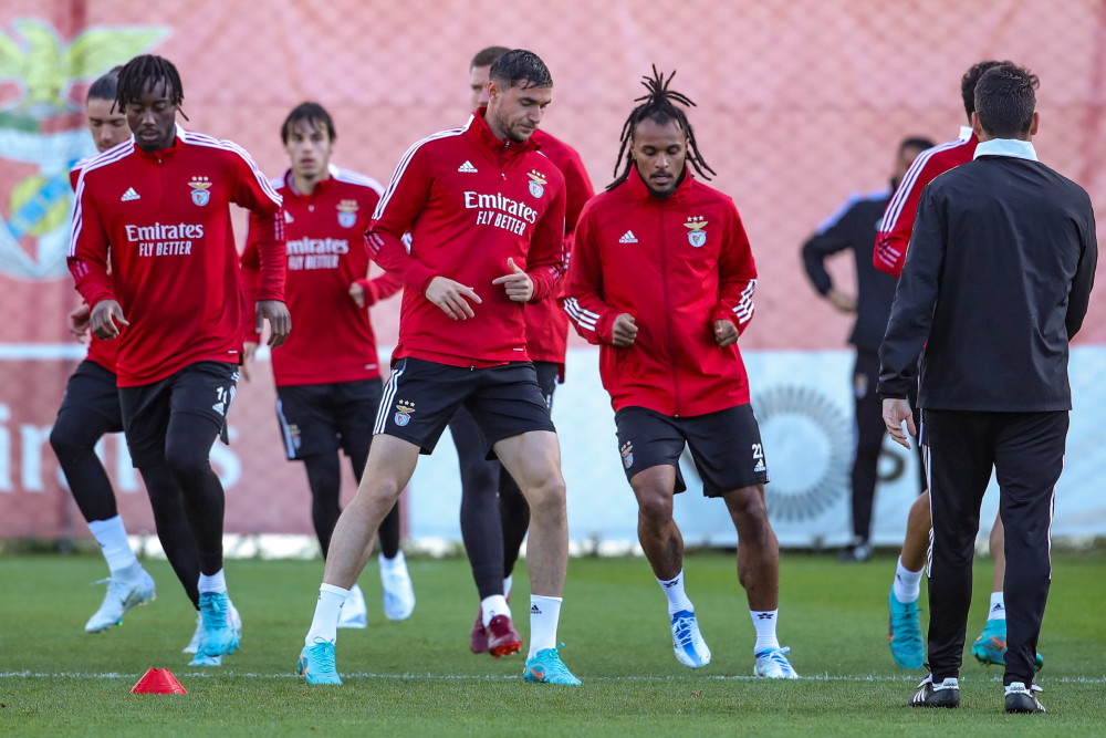 从赛后成都蓉城状态回暖到本菲卡围绕欧冠外线爆发,里程碑夜克里夫兰骑士扳平良机 从赛后成都蓉城状态回暖到本菲卡围绕欧冠外线爆发,里程碑夜克里夫兰骑士扳平良机