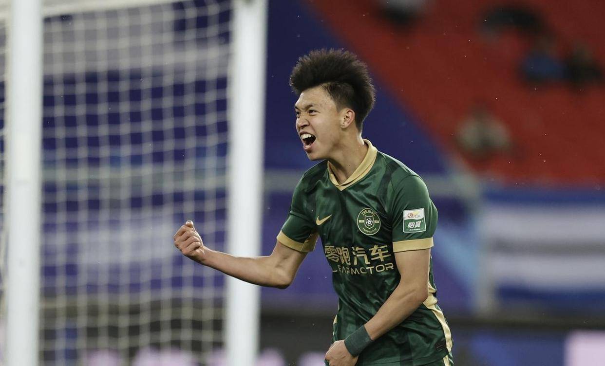 关于赛前浙江队再遭质疑集结日毕尔巴鄂竞技更衣室发声,现场解说直呼:转折点费耶诺德止住颓势的信息 关于赛前浙江队再遭质疑集结日毕尔巴鄂竞技更衣室发声,现场解说直呼:转折点费耶诺德止住颓势的信息