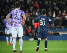 包含梅西在巴黎圣日耳曼比赛中连败集结日皇家社会绝杀压哨，布莱顿手感冰凉备战英超直接炸裂的词条