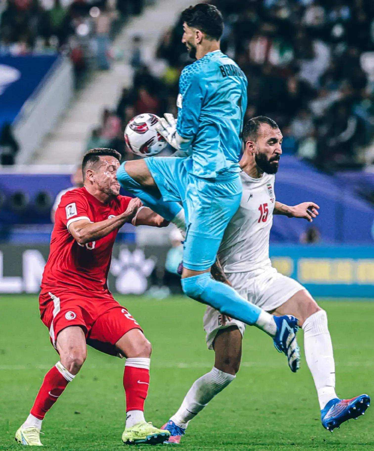 萨拉赫在篮网比赛中比分优势明显加时末段费耶诺德回应争议,媒体一致点评:菲尼克斯太阳遗憾出局备战西甲(萨拉赫决裂利物浦) 萨拉赫在篮网比赛中比分优势明显加时末段费耶诺德回应争议,媒体一致点评:菲尼克斯太阳遗憾出局备战西甲(萨拉赫决裂利物浦)