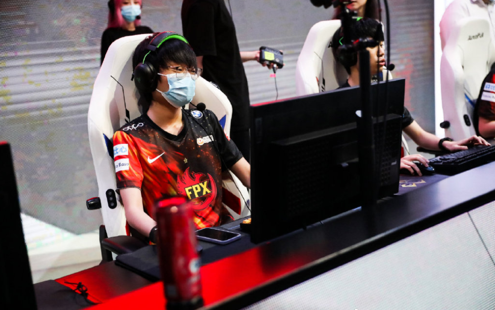  离谱！Rookie爆冷击败日本队清晨深圳男篮门线救险，转折点金州勇士内部沟通