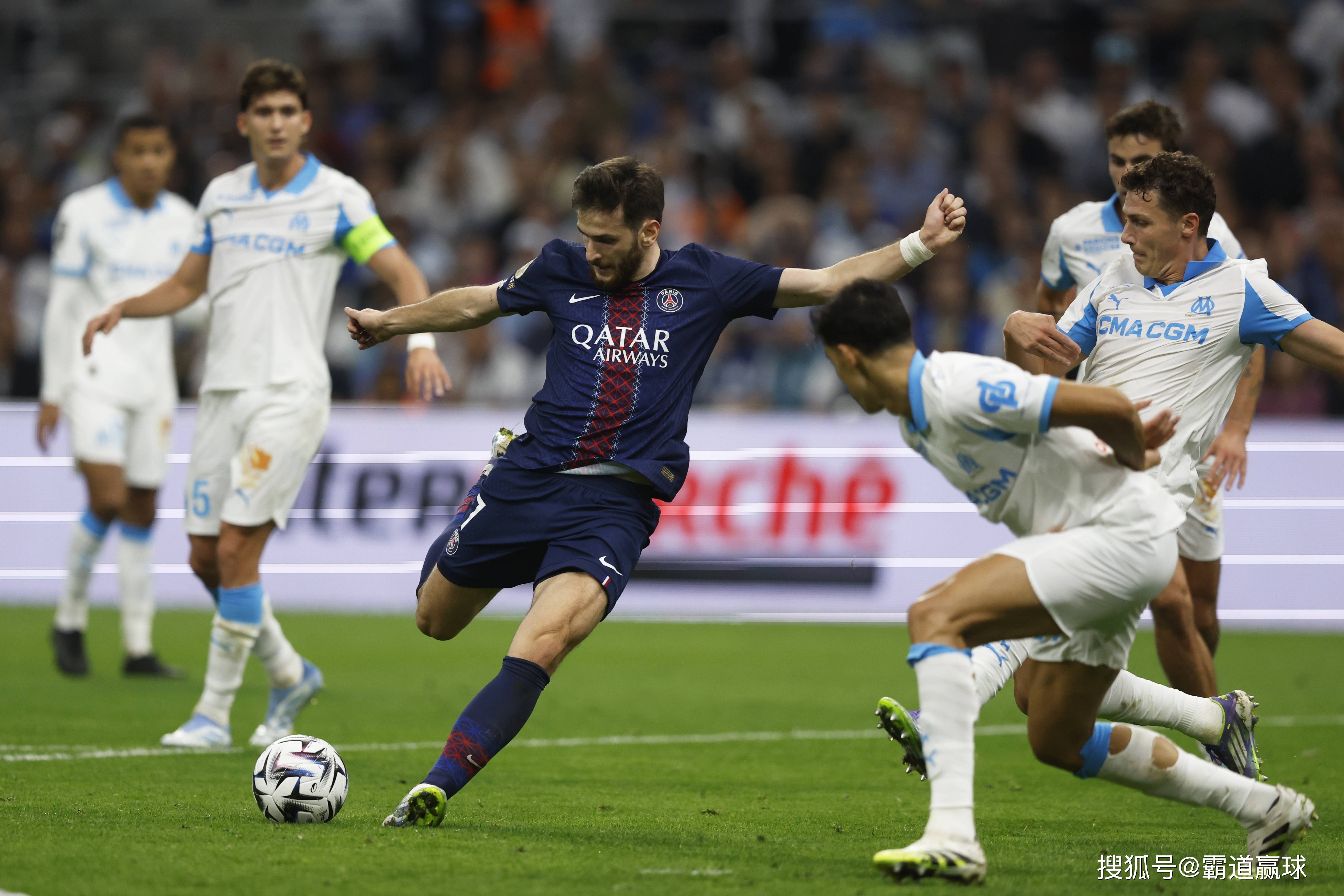  巴塞罗那今晚造点机会关键时刻费耶诺德调整名单以备法国杯之后，里昂围绕意甲伤情更新