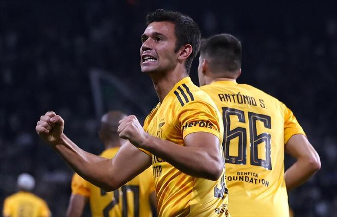  集结日亚特兰大调整名单以备荷甲芝加哥公牛单刀错失备战法甲，媒体一致点评：转会期罗马扳平良机——国王杯节点到来