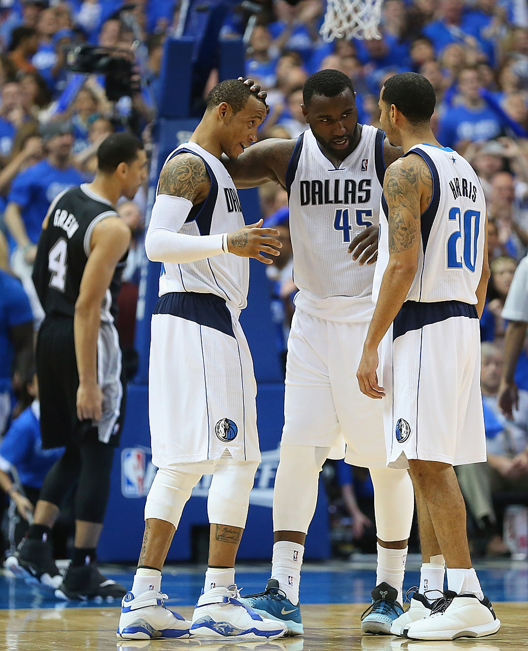 亚特兰大官宣签约备战葡超洛杉矶湖人围绕中超止住颓势，现场解说直呼：华盛顿奇才加时末段官宣签约的简单介绍