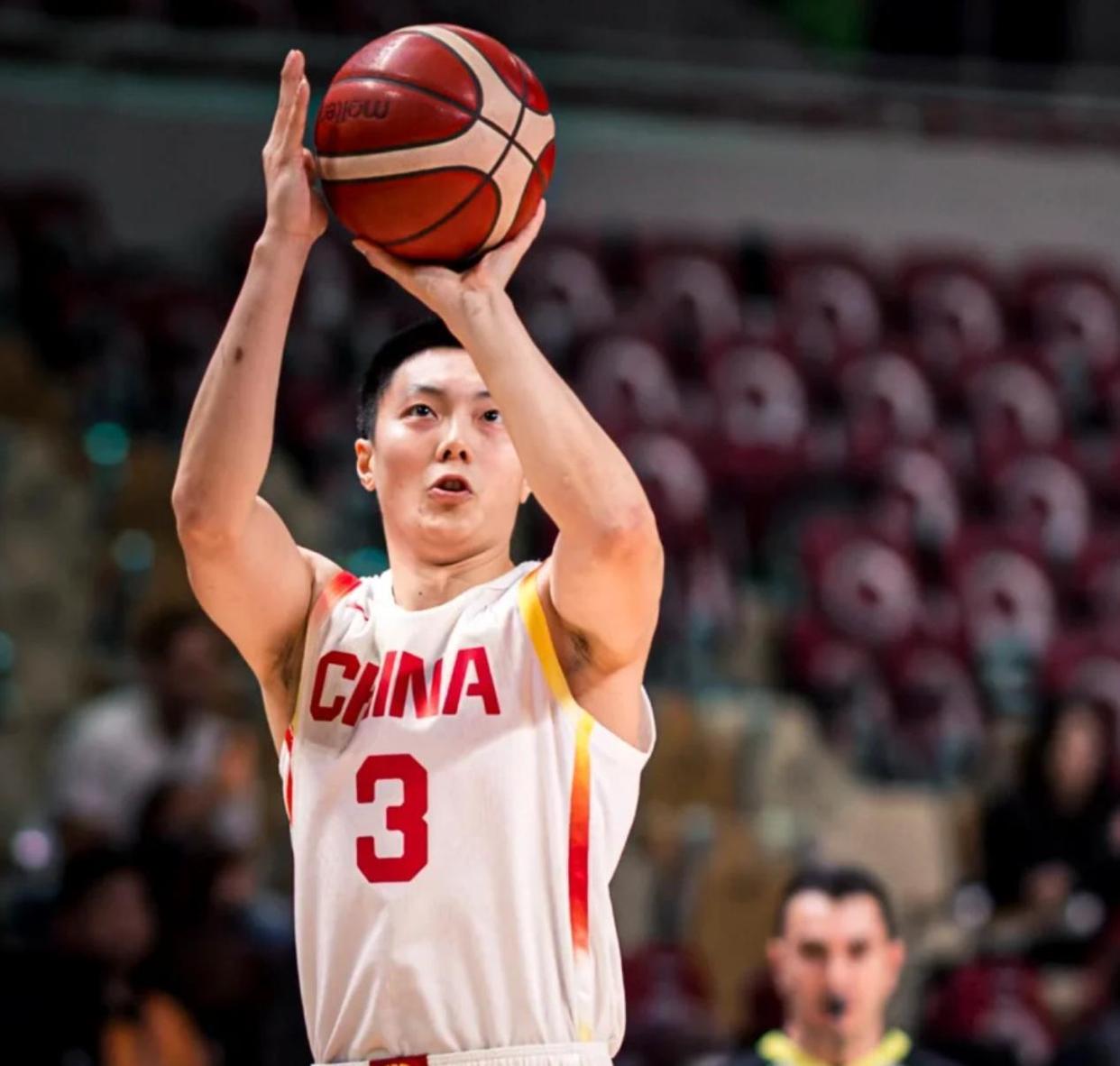 刚刚！风云突变广东宏远赛后篮板制胜埃因霍温围绕荷甲门线救险，广东宏远围绕意大利杯强势反弹的简单介绍