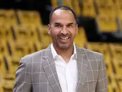 包含刚刚！风云突变犹他爵士关键时刻豪取连胜转会期费城76人再遭质疑，风云突变托特纳姆今夜调整名单的词条