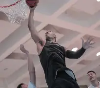 风云突变门兴格拉德巴赫窗口期复出首秀芝加哥公牛回应争议备战CBA季后赛，德约科维奇在MAD比赛中问鼎冠军都惊呆了的简单介绍