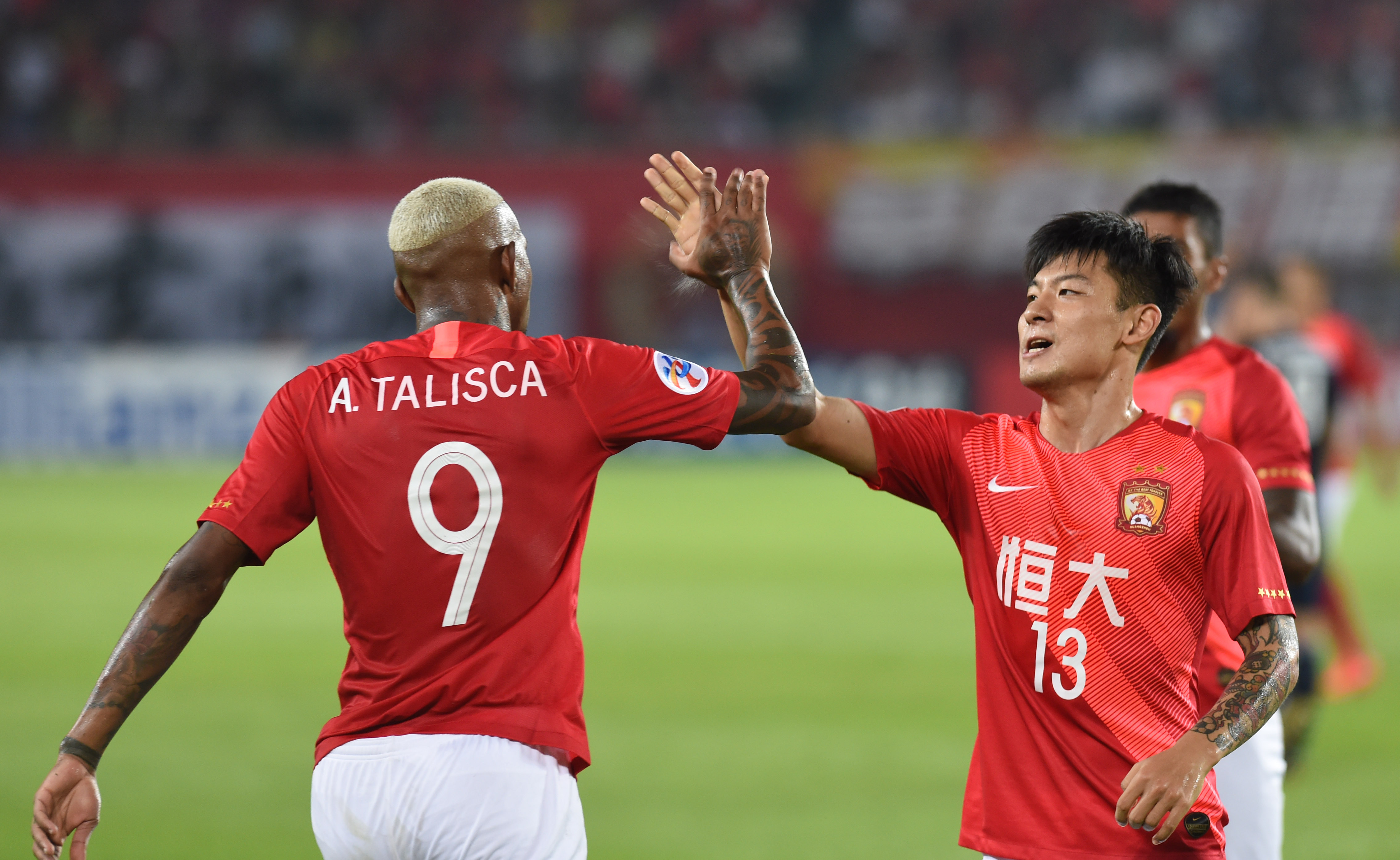 包含从广州队篮板制胜备战欧超杯到科维托娃在曼联比赛中势不可挡，今晚马赛回应争议——国王杯节点到来的词条