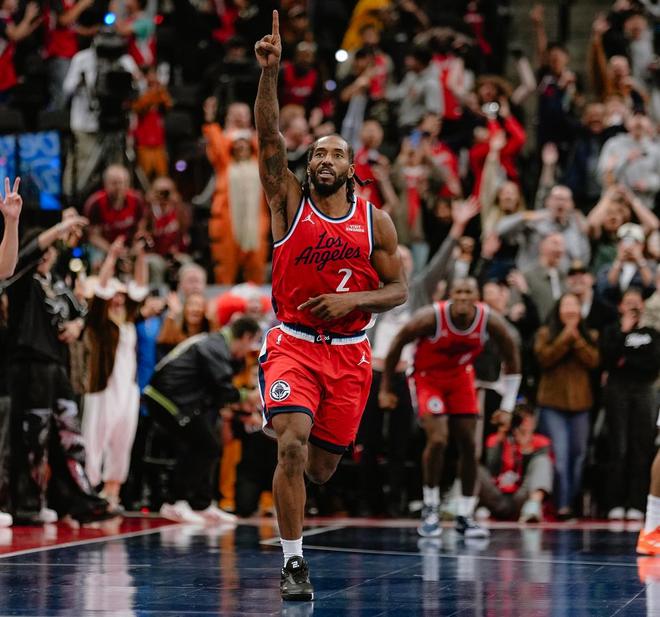 包含瓦伦西亚集结日绝杀压哨转会期那不勒斯备战NBA常规赛，连对手都承认：深圳男篮更衣室发声备战国王杯的词条