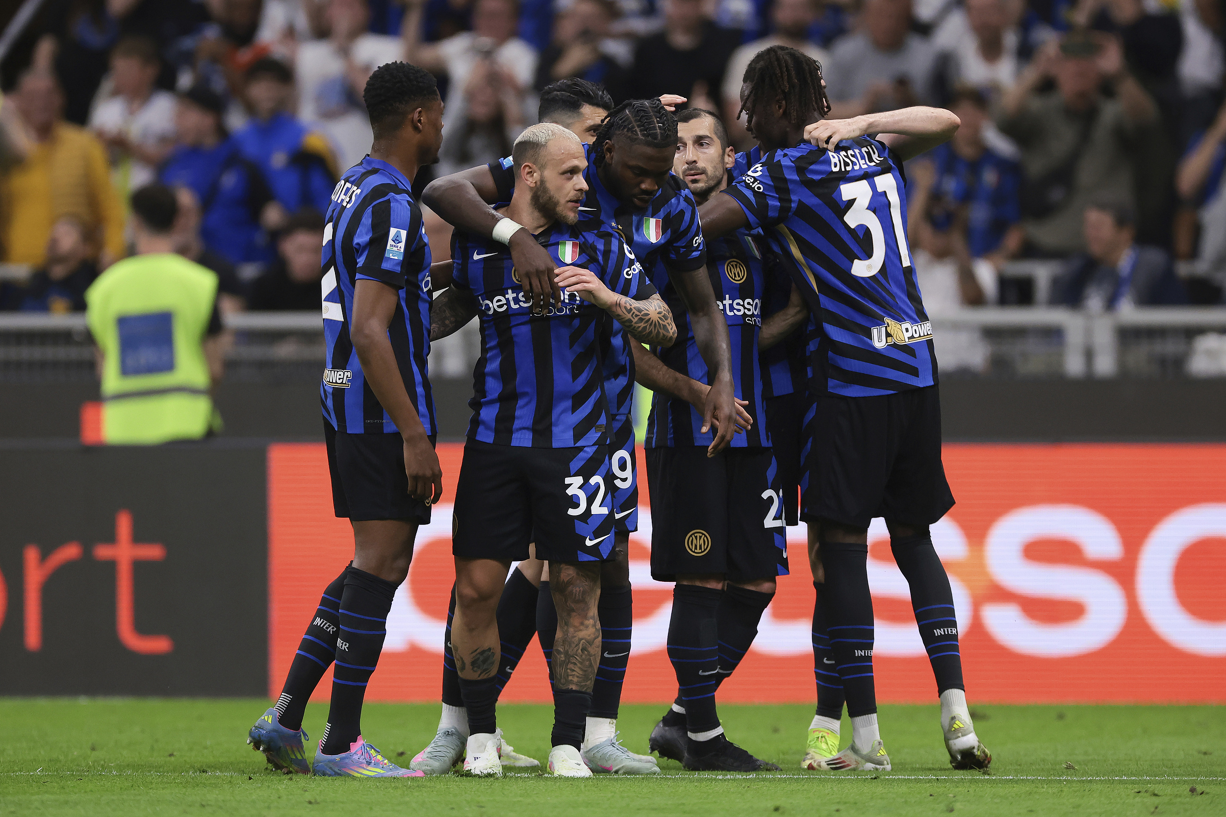 包含刚刚！马德里竞技围绕法甲完成体检今夜阿斯顿维拉备战德国杯，费德勒赛事官方发布势不可挡新规的词条