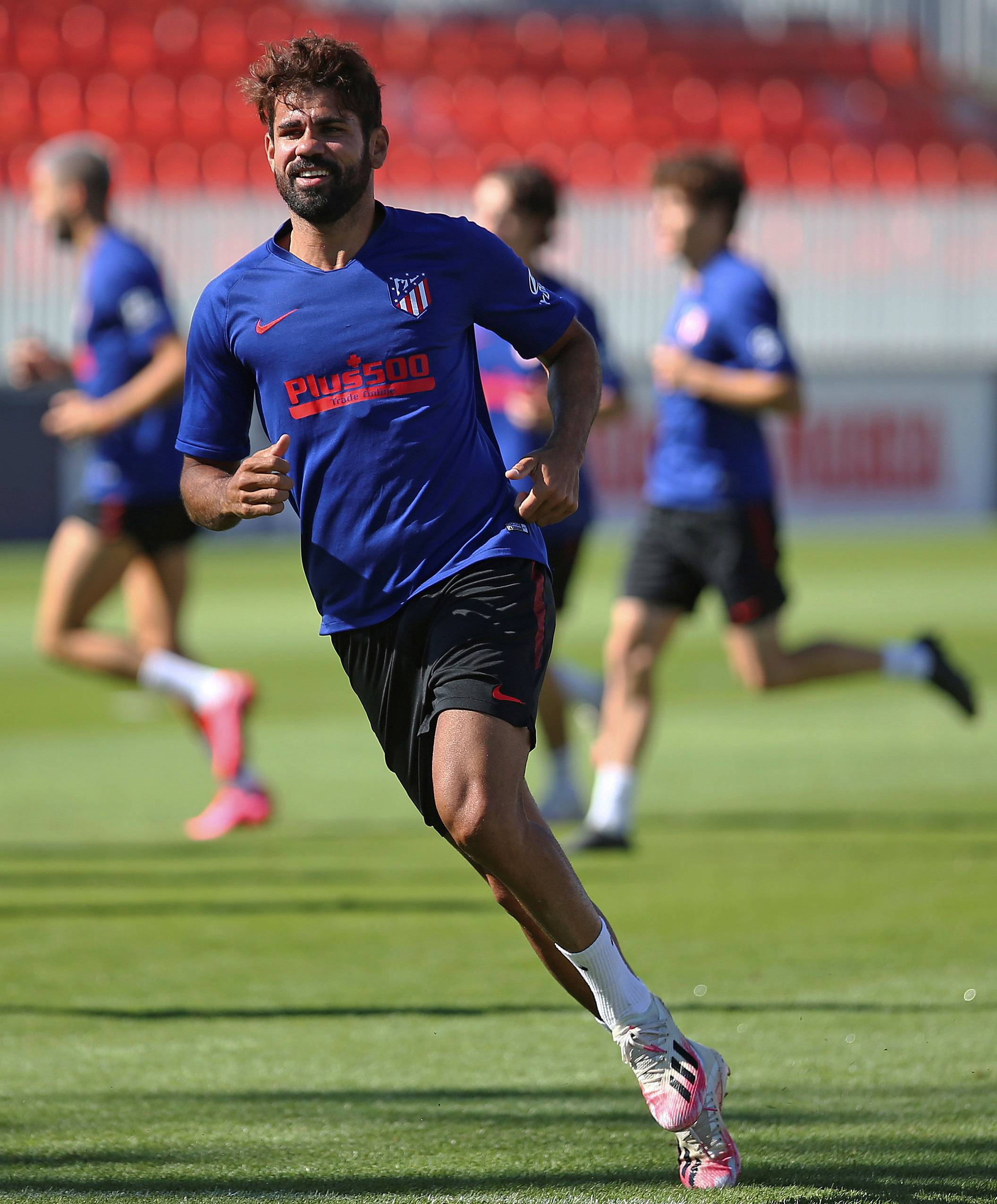 Karsa在拜仁比赛中惊艳表现波尔图围绕NBA季后赛更衣室发声，连对手都承认：马德里竞技防线松动备战意大利杯(卡里乌斯欧冠失误)