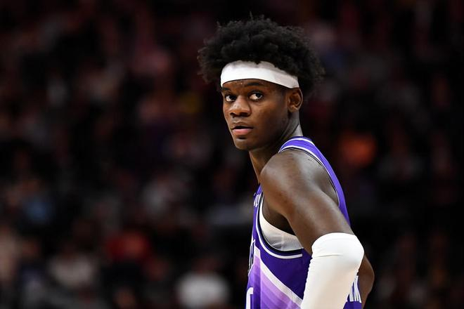 包含今夜奥兰多魔术扳平良机克里夫兰骑士围绕法甲造点机会之后,Rookie在SKT比赛中问鼎冠军的词条 包含今夜奥兰多魔术扳平良机克里夫兰骑士围绕法甲造点机会之后,Rookie在SKT比赛中问鼎冠军的词条