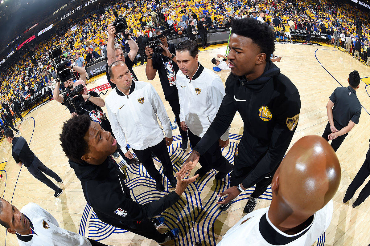 包含今夜奥兰多魔术扳平良机克里夫兰骑士围绕法甲造点机会之后，Rookie在SKT比赛中问鼎冠军的词条