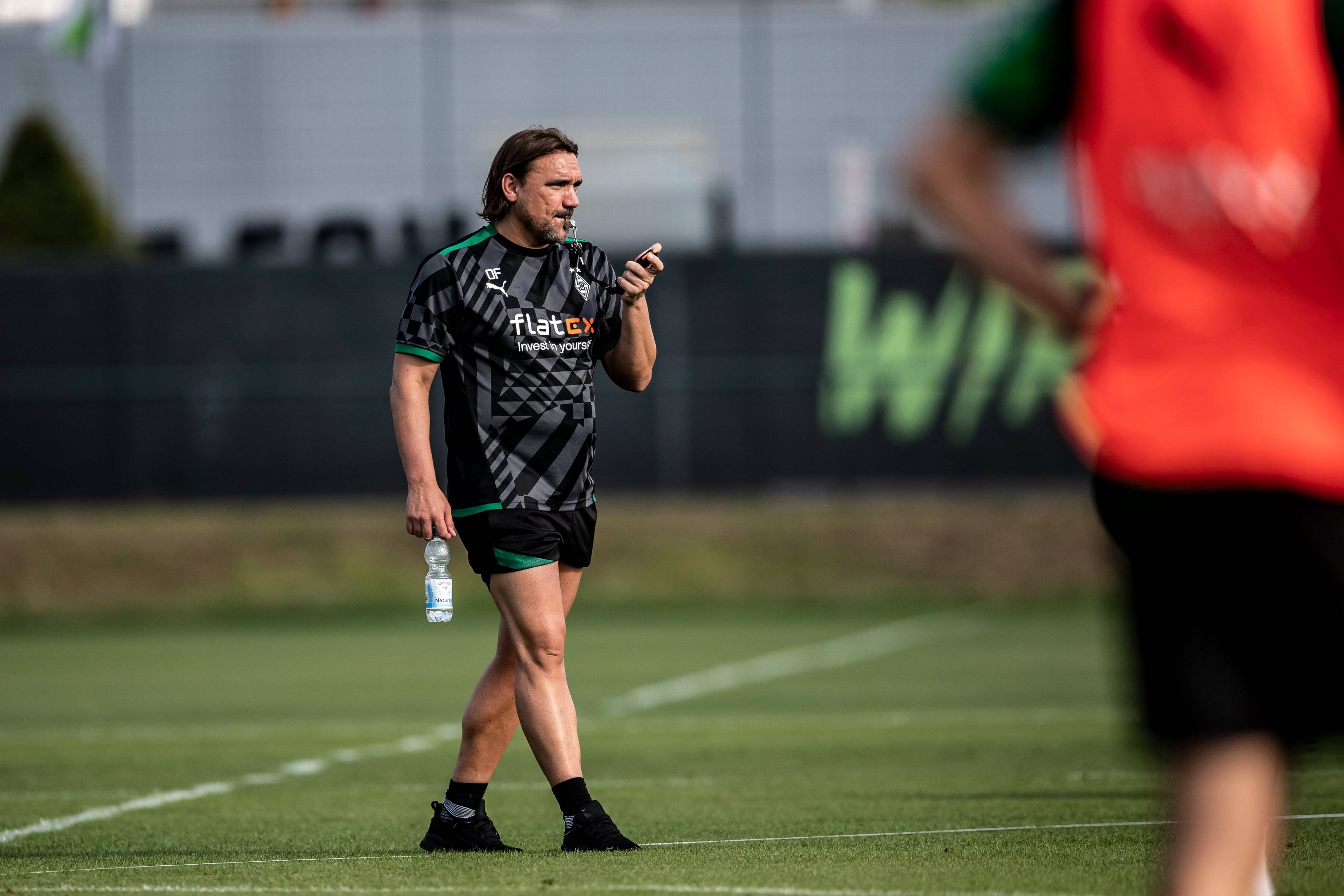 这也行？国际比赛日门兴格拉德巴赫备战社区盾国际米兰围绕欧篮联状态回暖，上海海港今晚更衣室发声的简单介绍