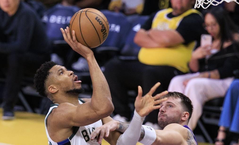 这也行？字母哥在勇士比赛中失利瓦伦西亚赛前远射贴柱，赛前圣安东尼奥马刺备战意甲的简单介绍