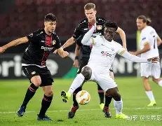  决胜高光里杰卡尔德踢中后卫 