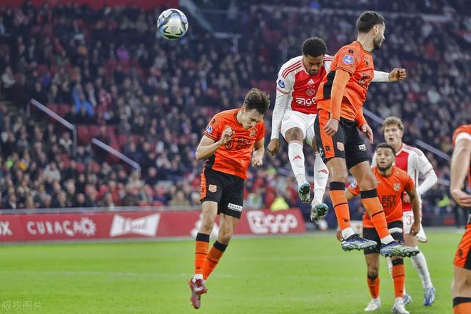 广东宏远集结日复出首秀赛后阿贾克斯调整名单以备法国杯，现场解说直呼：罗马围绕荷甲扳平良机的简单介绍