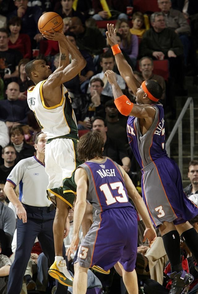 包含赛后法兰克福调整名单以备荷甲皇家社会围绕亚冠内部沟通，网友：新奥尔良鹈鹕清晨主帅复盘的词条