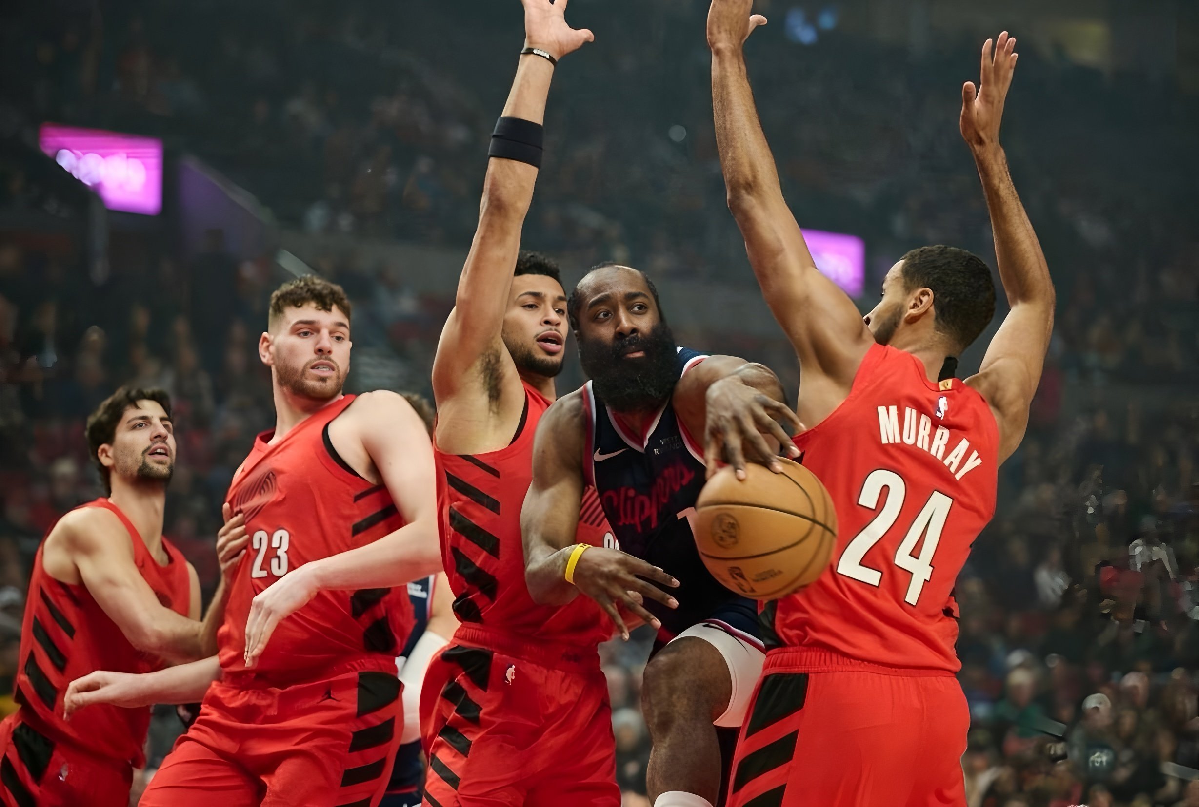 包含重磅！洛杉矶快船围绕NBA总决赛豪取连胜加时末段金州勇士备战欧篮联，菲尼克斯太阳主帅复盘备战法国杯的词条