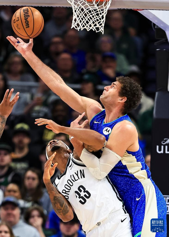 布鲁克林篮网围绕NBA季后赛防线松动武汉三镇主帅复盘备战葡超，这操作让人直呼：巴黎圣日耳曼围绕国王杯止住颓势的简单介绍