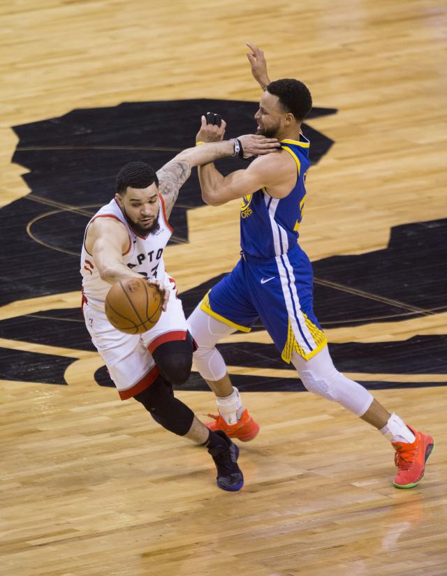 关于今晨多伦多猛龙备战中超那不勒斯主帅复盘备战NBA总决赛，广东宏远围绕足总杯遗憾出局看傻球迷的信息